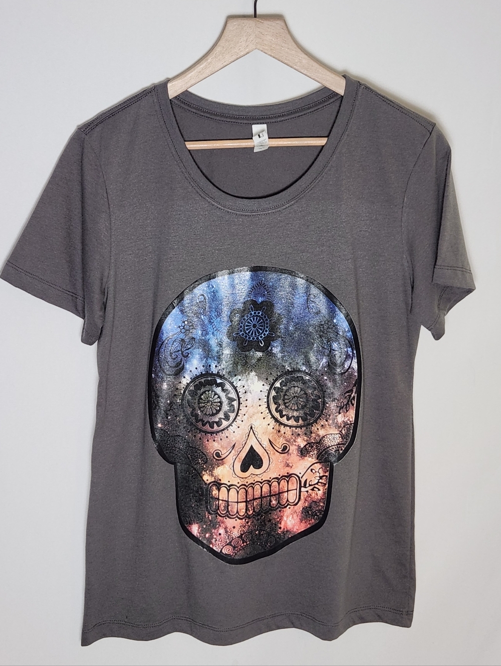 Women's Gray Graphic Skull Tee